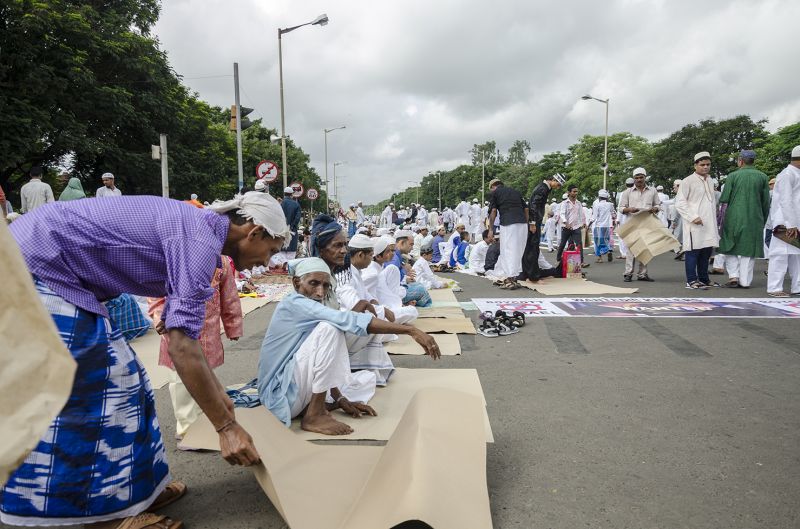 Namaz and Aarti at public places to be banned across Uttar Pradesh  Namaz and Aarti at public places to be banned across Uttar Pradesh