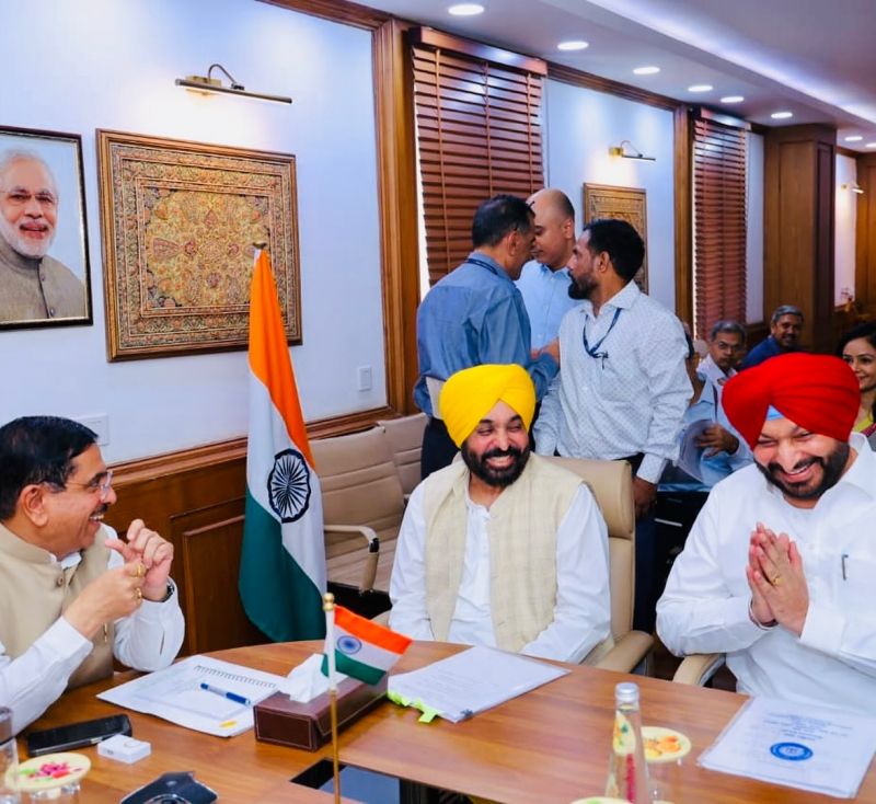 CM Mann met Union Minister Prahlad Joshi News