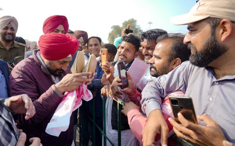 Cm channi interacting with people 