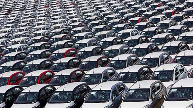 India's passenger vehicles sales drop 31% in July India's passenger vehicles sales drop 31% in July