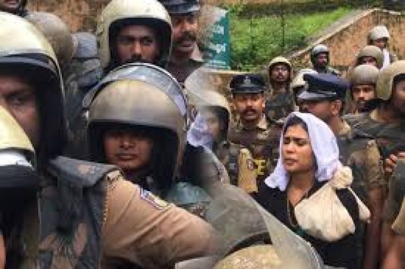 Etawah police distributed free helmets