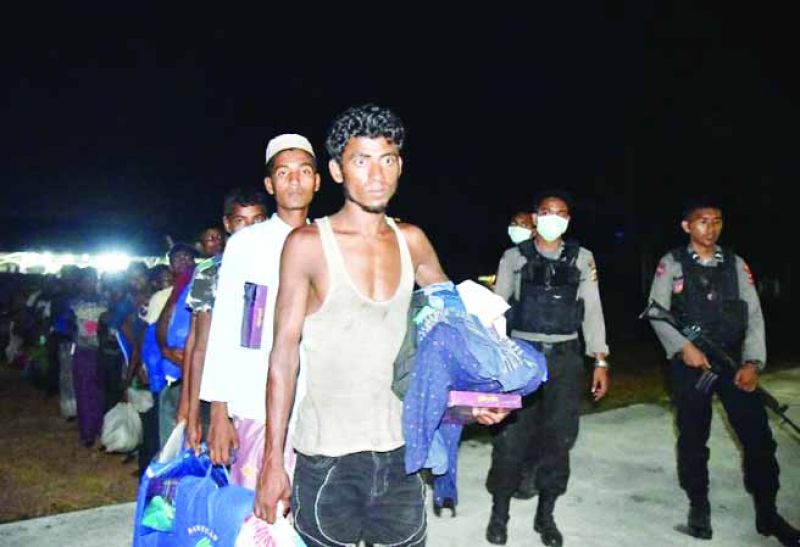 76 Rohingya refugees