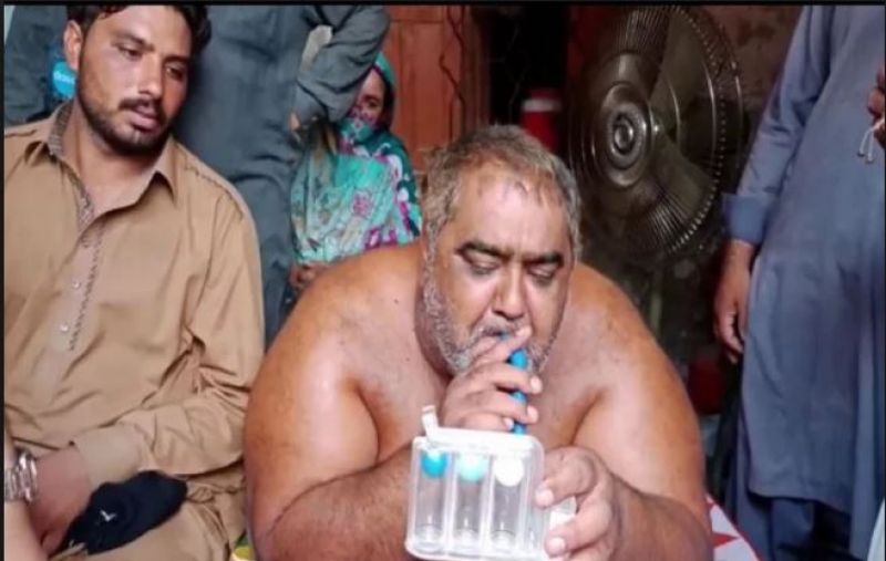 Pakistan army chief clears military helicopter to airlift 300kg man 