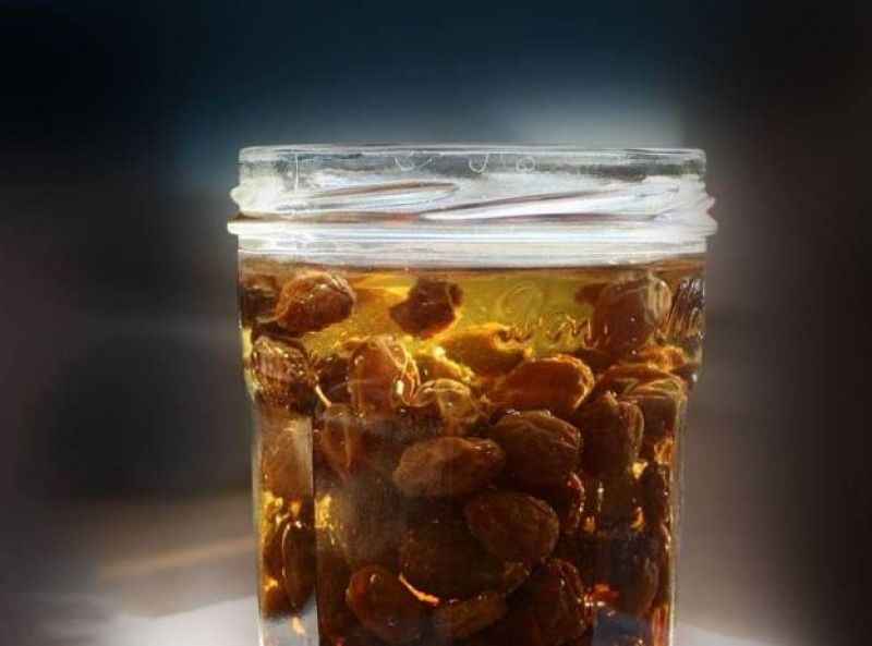 Raisins water