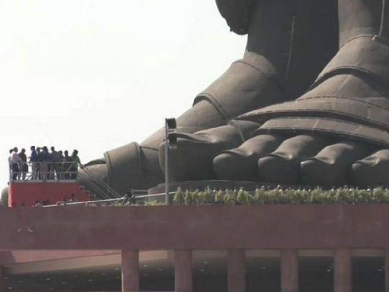 The feet Of statue