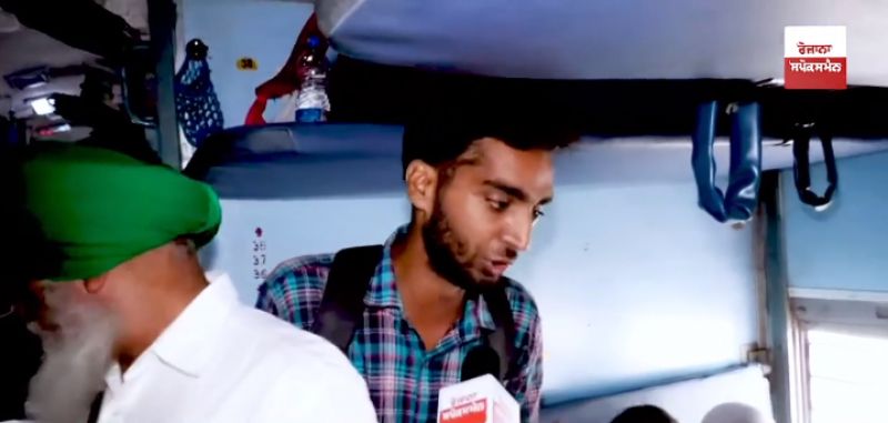 Farmers stop train in Sirhind Farmers stop train in Sirhind