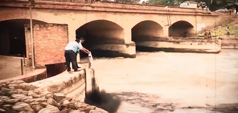Putting Ashes in Doraha Canal 