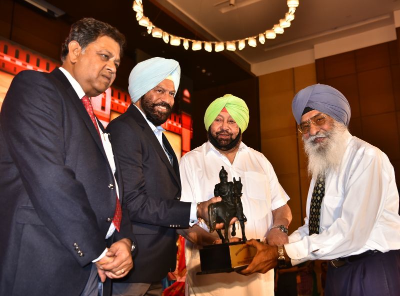 Honours sportspersons with Maharaja Ranjit Singh Award