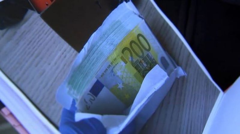 Man finds £130,000 in cash while assembling kitchen cabinets he bought from eBay