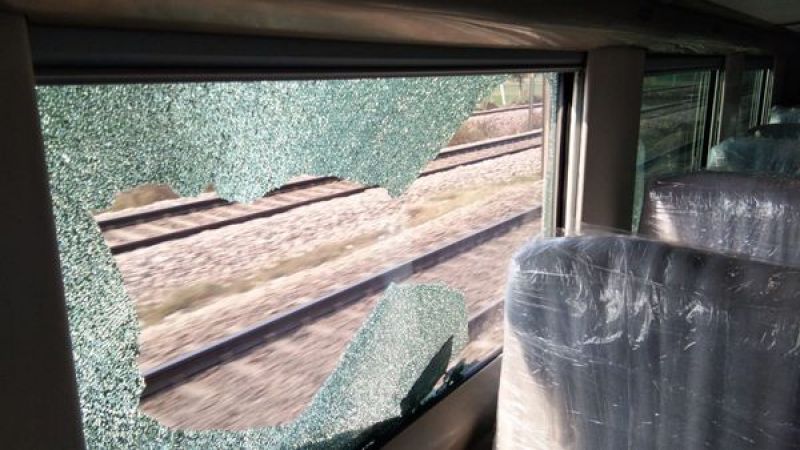 Train ‘T-18’ vandals shatter window pane Train ‘T-18’ vandals shatter window pane