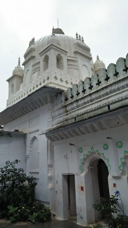 Golden Kalash khaniyadhana Mandir