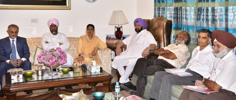 Captain Amarinder Singh meeting with State Planning Board members