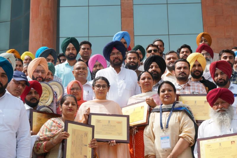  Kuldeep Dhaliwal honours 13 National Awards winning Panchayati Raj Institutions of the state