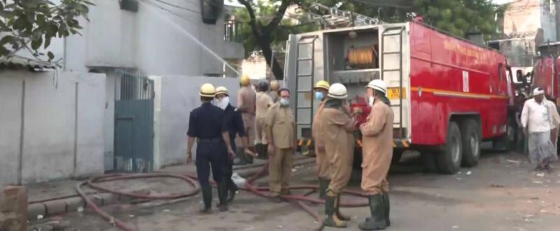 Terrible fire at a fabric warehouse in Delhi