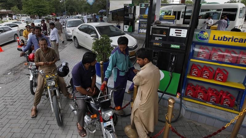 Petrol prices reach Rs 160 per liter in Pakistan