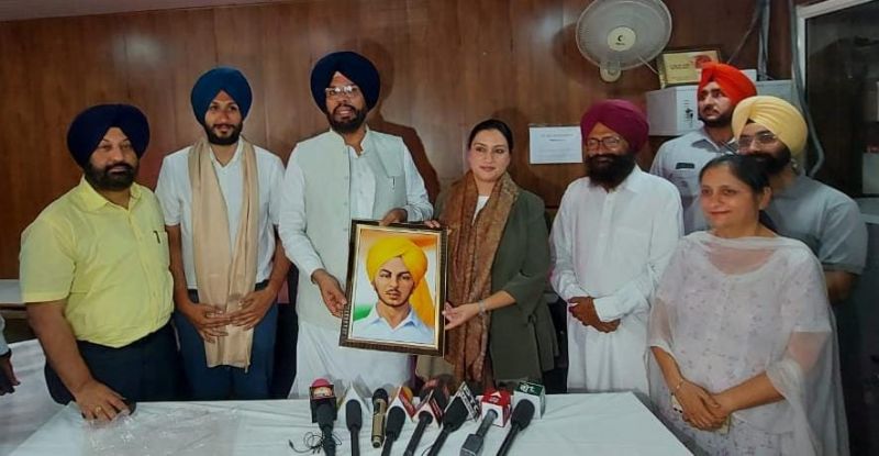 Kuldeep Dhaliwal Kuldeep Dhaliwal