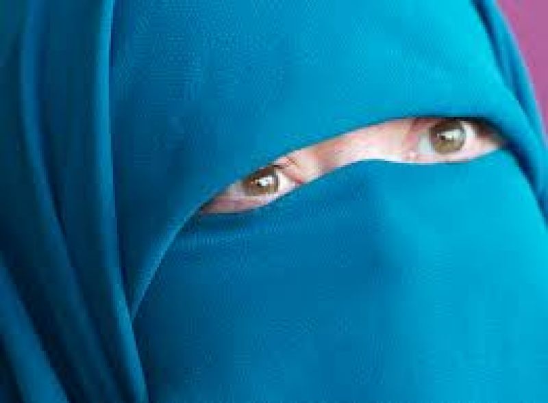 Montreal police force to allow turbans and hijabs