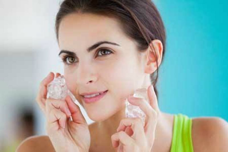 Spliting Ice cube on Skin