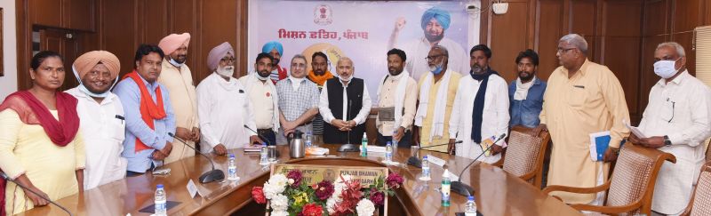 Local Government Minister held Meeting with Sanjha Morcha representing seven Labour Unions