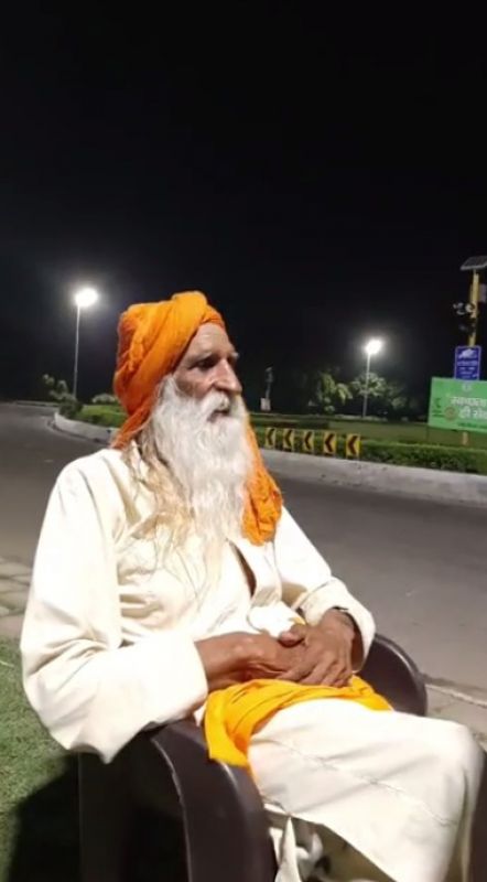 Google started calling Matka Chowk as Baba Labh Singh Chowk