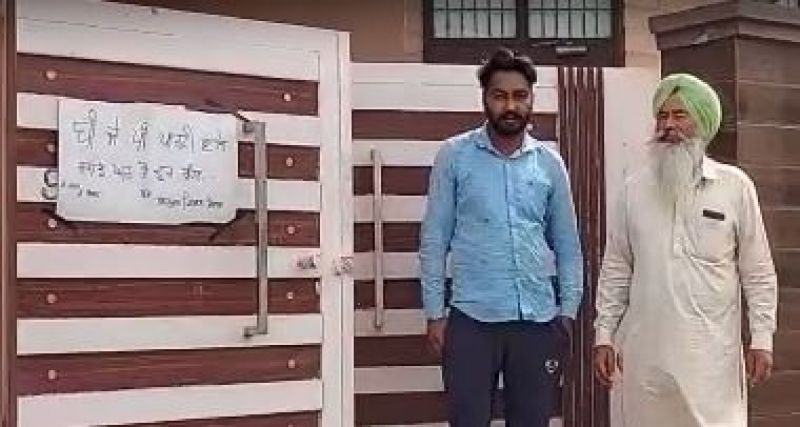 Farmers block entry of BJP leaders in village Mahmadpur Jattan