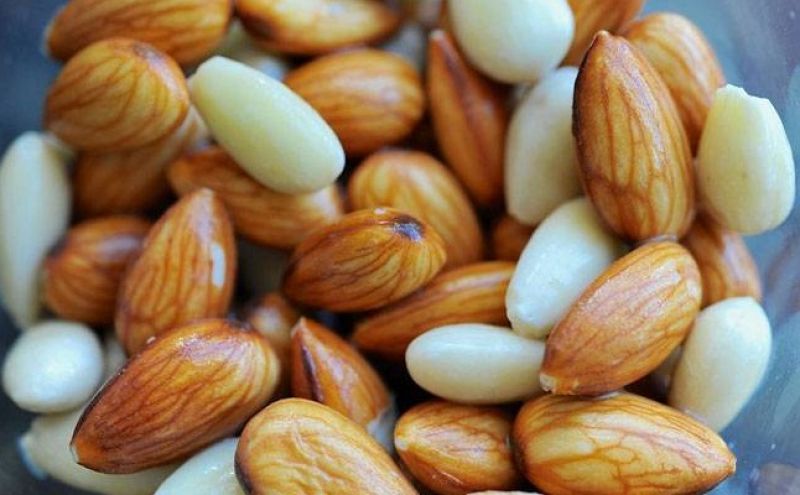 almonds almonds