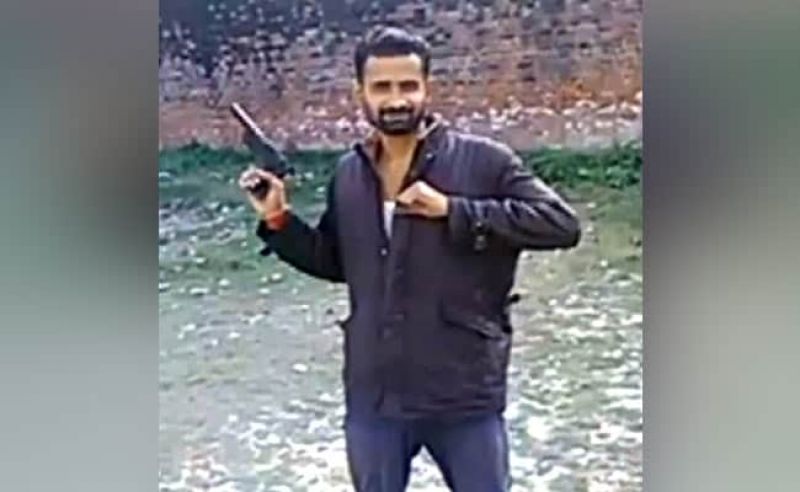 Unnao Jail Inmates Flashing Gun Goes Viral