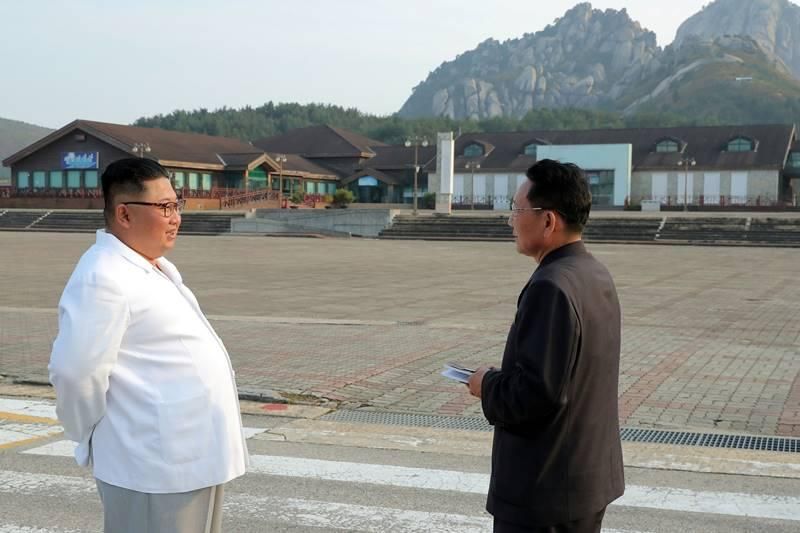 North Korean leader orders South's hotels at resort destroyed North Korean leader orders South's hotels at resort destroyed