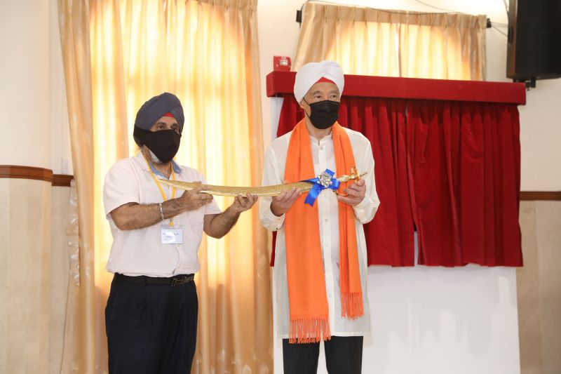 Singapore PM  praises Sikh community for their services during COVID-19 pandemic