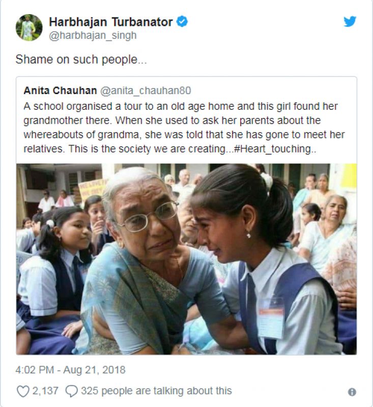 Girl-meeting-grandmother