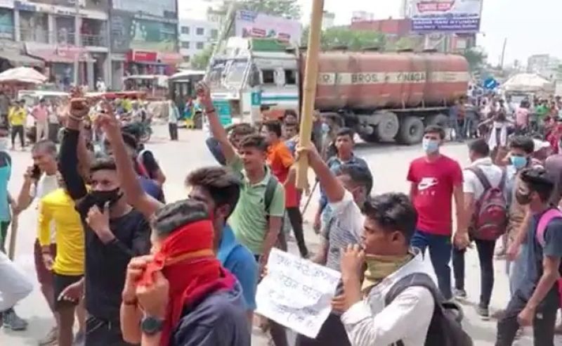 Protests, railway tracks and roadblocks in Bihar against the army's new recruitment scheme