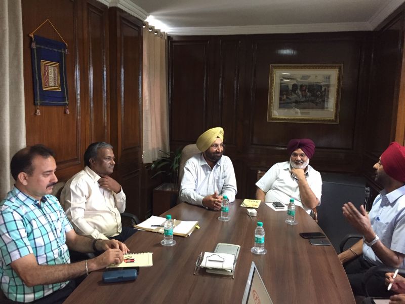 Sukhjinder Singh Randhawa examines security of prisons with top officials