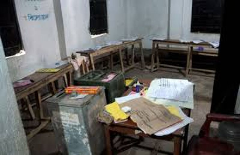 voting for panchayat elections in 20-districts of west-bengal, 6 dead