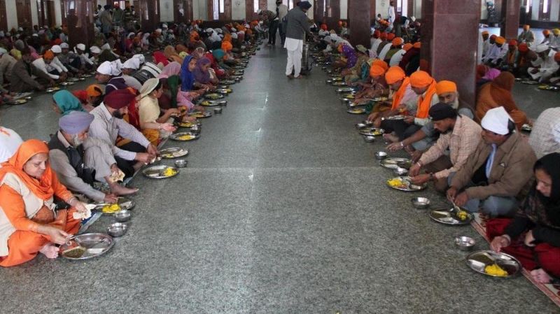 Langar eating people