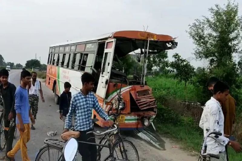 Roadways bus collides with truck