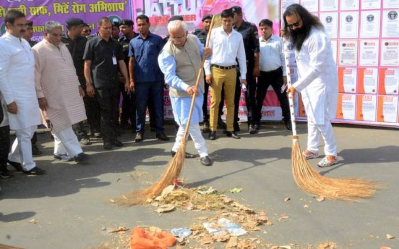 Ram Rahim with CM Khattar
