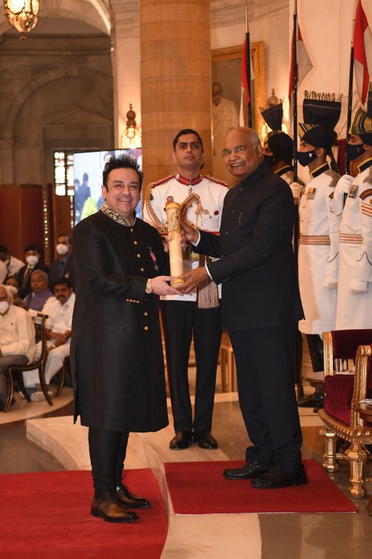 President Kovind presents Padma Shri to Shri Adnan Sami Khan for Art