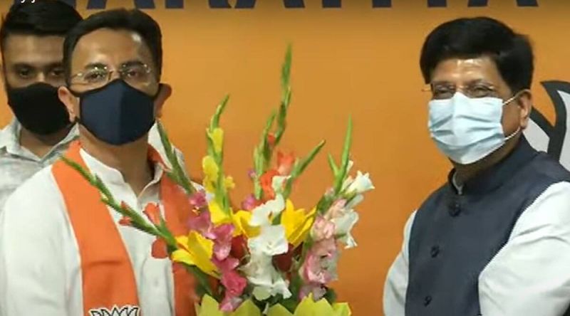 Congress leader Jitin Prasada joins the BJP