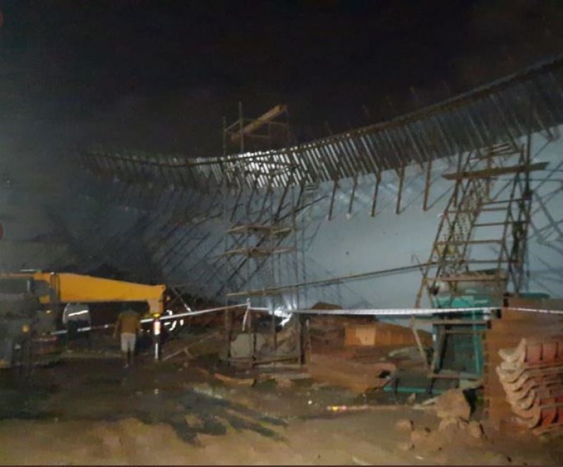  (Part of flyover under construction in Mumbai's Bandra Kurla complex collapses)