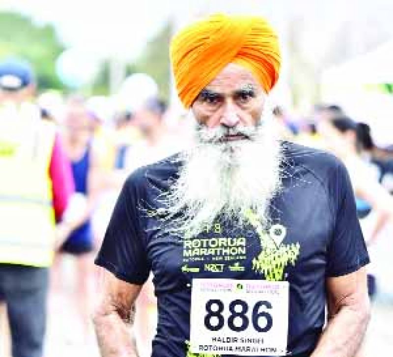 79-year-old Balbir Singh Basra ran for the 10th time in the marathon