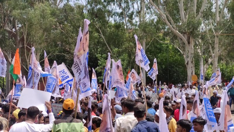 Aam Aadmi Party demonstrated against corruption spread in Municipal Corporation- Pradeep Chhabra