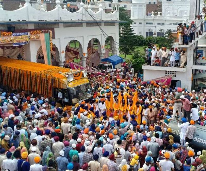 Nagar Kirtan of Sikh devotees to Nankana Sahib departs from Delhi