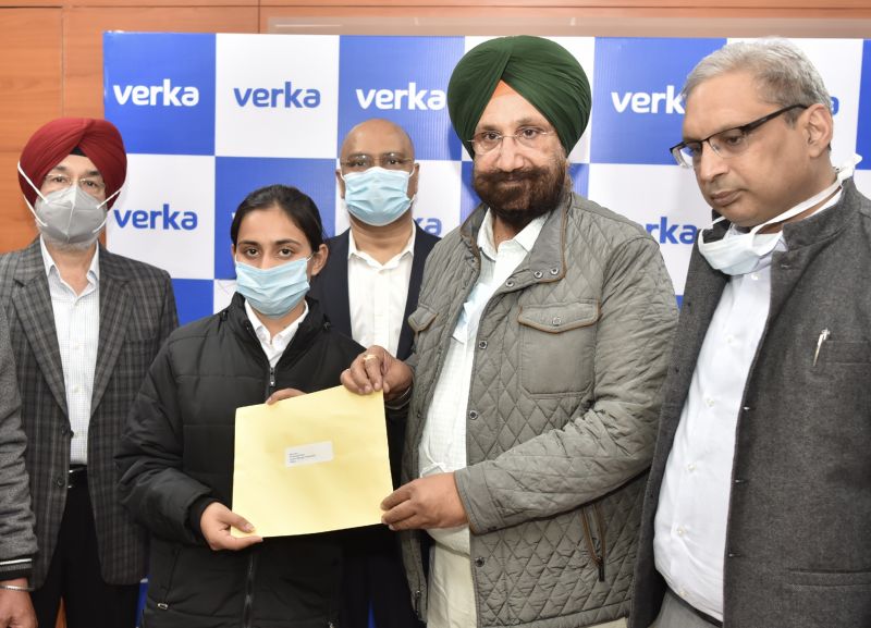 RANDHAWA HANDS OVER APPOINTMENT LETTER TO 11 ASSISTANT MANAGER OF MILKFED
