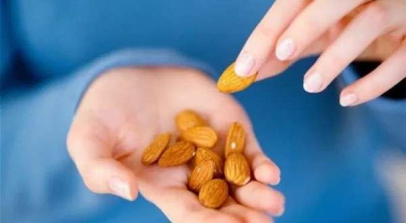 almonds almonds