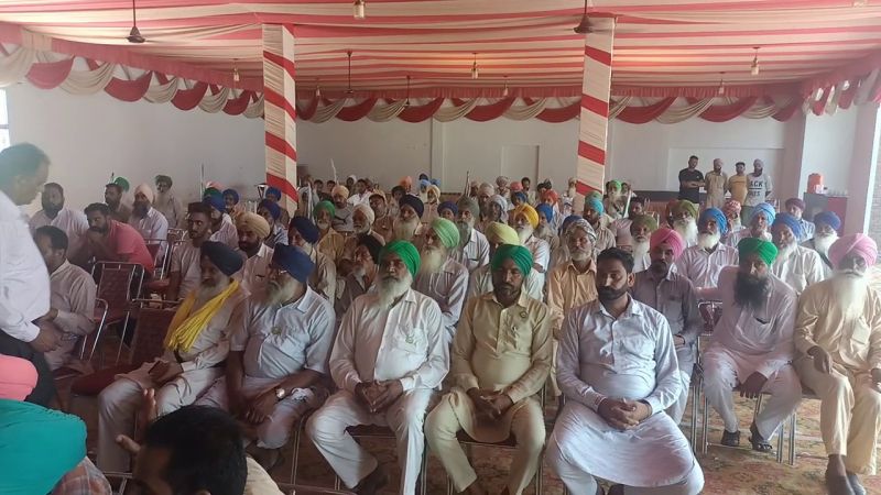Villagers and farmers gathered in favor of Lovepreet's family
