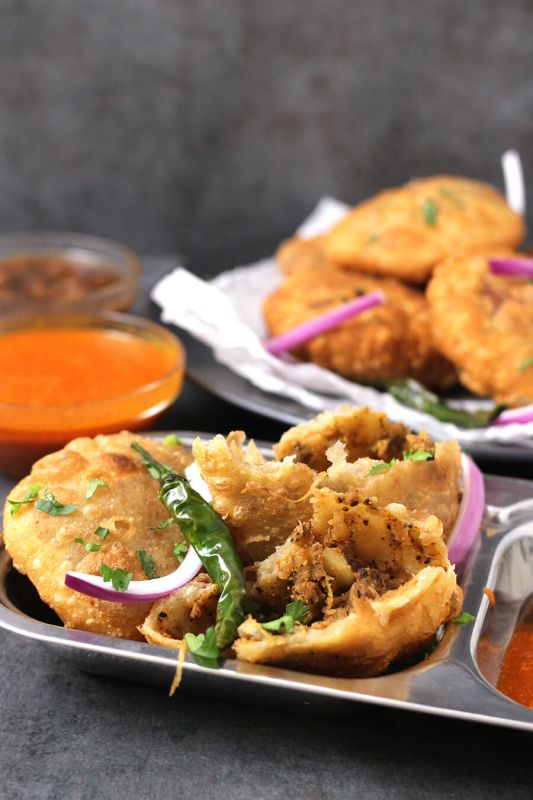 Pyaz Kachori Recipe