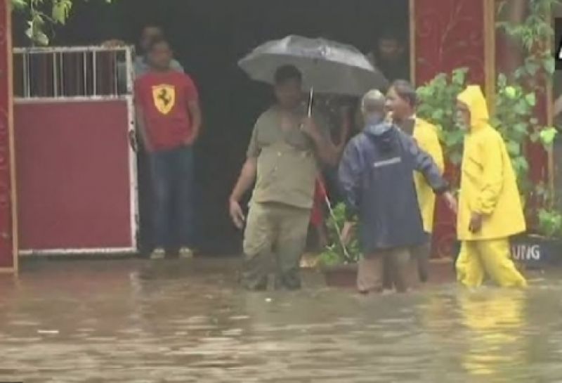 Amitabh Bachchan house flooded in Mumbai rains