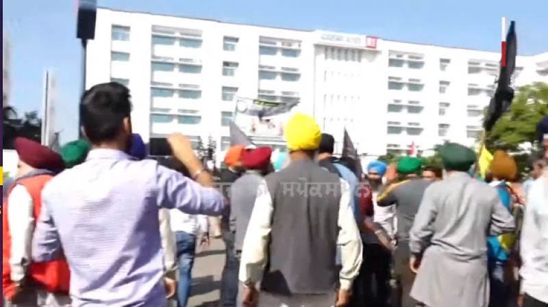 Farmers Protest in Chandigarh University 