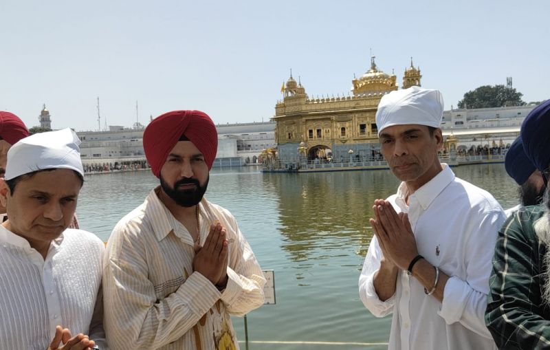 Gippy Grewal and Karan Johar paid obeisance at Sri Darbar sahib 
