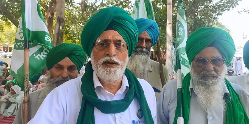 Farmers besiege Barnala DC office